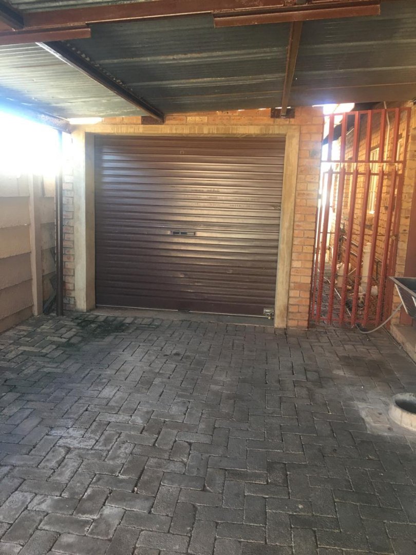 10 Bedroom Property for Sale in Orkney North West